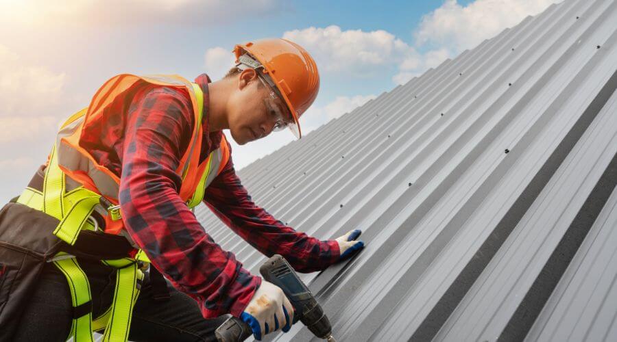 Professional Emergency Roof Repairs services in Robins, IA